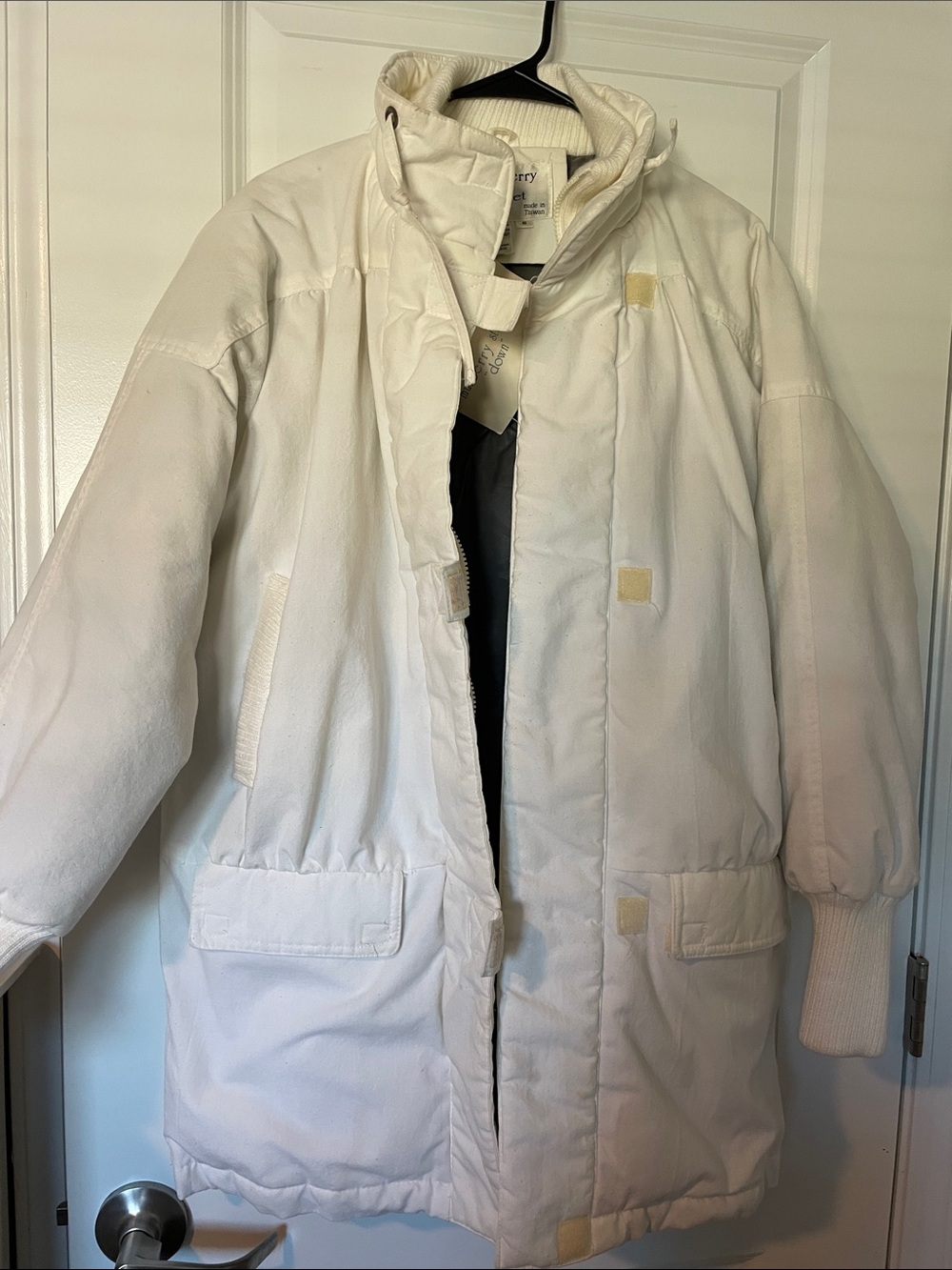 Vintage White Winter Puffer Jacket - Classic Winter Coat